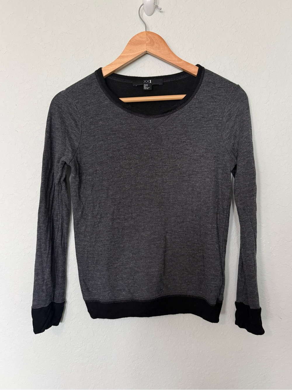 Forever 21 Charcoal Gray Long-Sleeve Crewneck with Black Trim